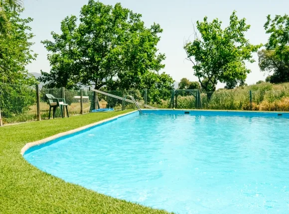 Piscina del complejo rural